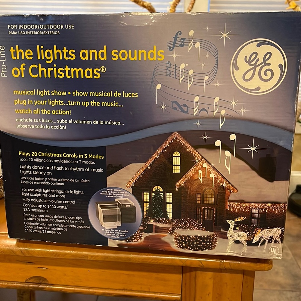 GE pro-line “the lights and sounds of Christmas” Musical light show NIB